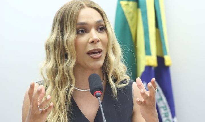 Comissão aprova isenção de imposto para próteses de silicone após mastectomia