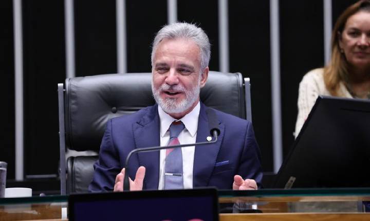 Comissão aprova regras para o uso de óculos inteligentes no trânsito
