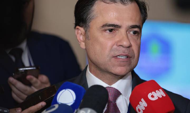 Diretor-geral da Aneel critica Enel por evitar processo de caducidade