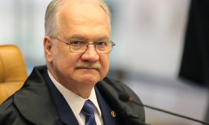 Fachin dá 24h para Mendonça levantar sigilo de todo caso Master