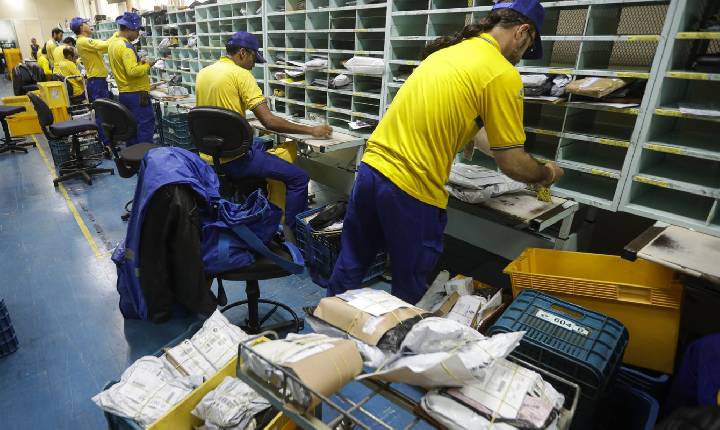 Greve nos Correios: TST determina manutenção de 80% do efetivo