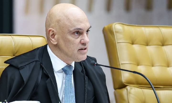 Moraes determina emissão de mandado de prisão contra Eduardo Bolsonaro