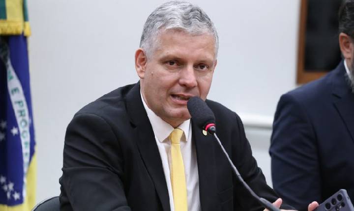 Projeto prevê isenção de Imposto de Renda para aposentados com sequelas neurológicas permanentes