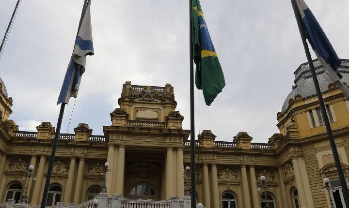 Rio de Janeiro funde secretarias de Agricultura e de Pesca 