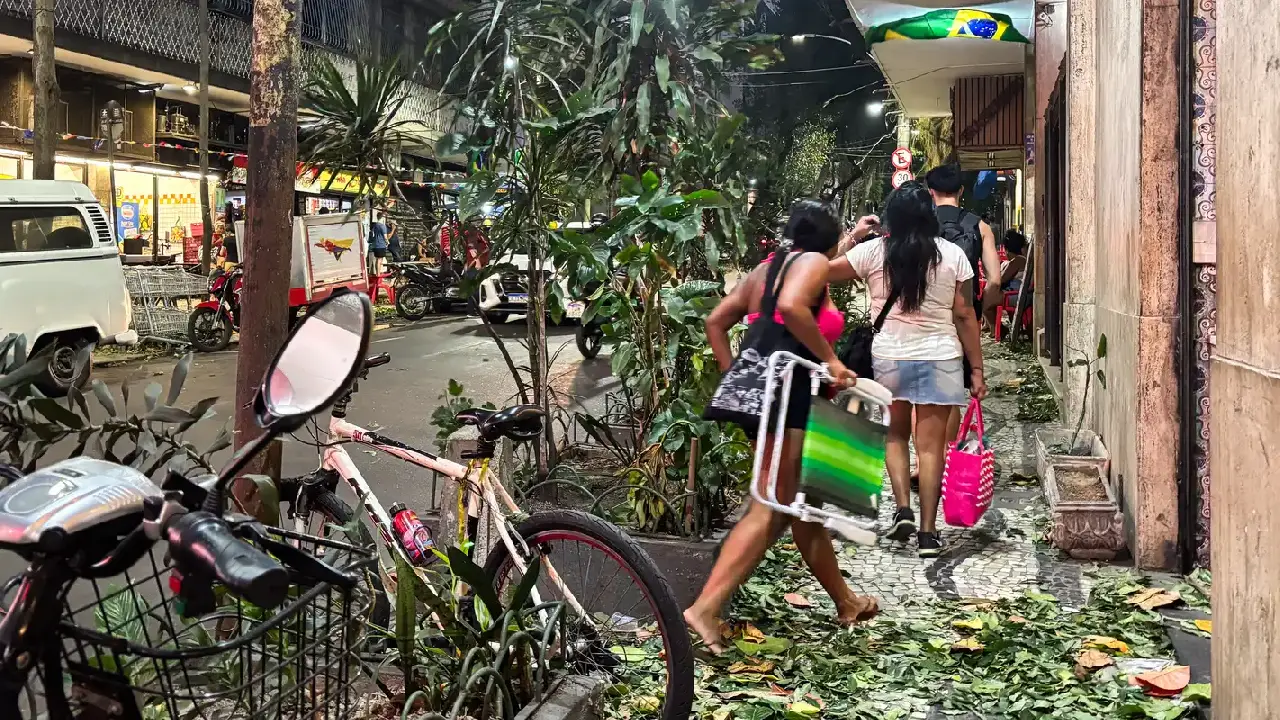 Rio de Janeiro tem duas mortes e um desaparecido depois de ventania