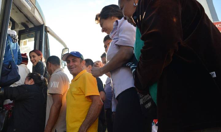 Rodoviários do Rio decidem suspender greve e ônibus voltam a circular