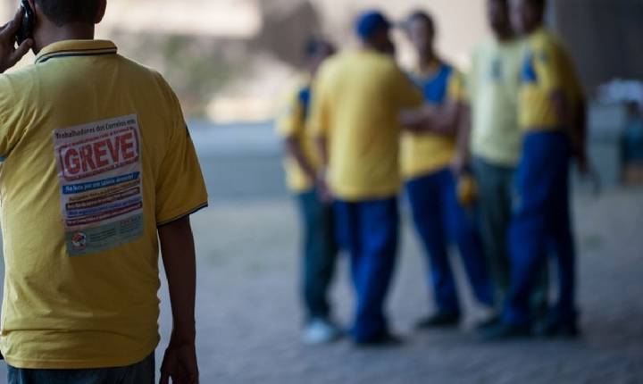 Trabalhadores dos Correios estão em greve por tempo indeterminado