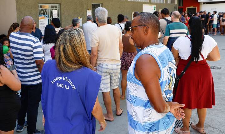 TRE-RJ suspende propaganda eleitoral gratuita no RJ até domingo 
