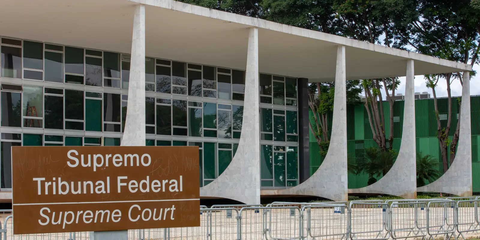 Senador vai à PGR e pede afastamento de Toffoli do caso Master