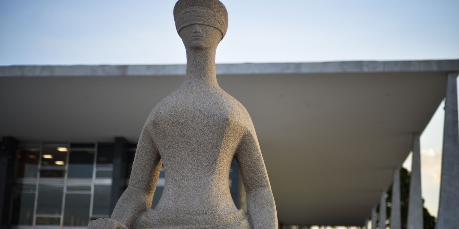 STF julga decisão de Dino que suspendeu pagamento de penduricalhos